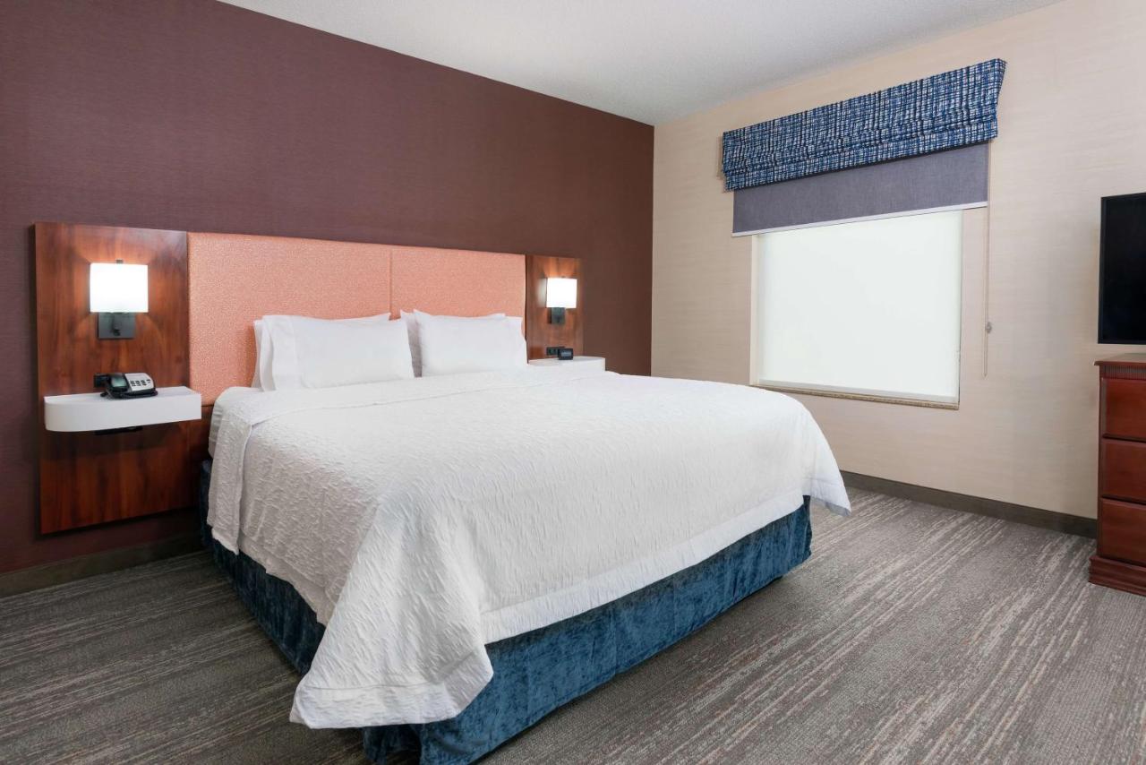 | Hampton Inn Springfield South Enfield