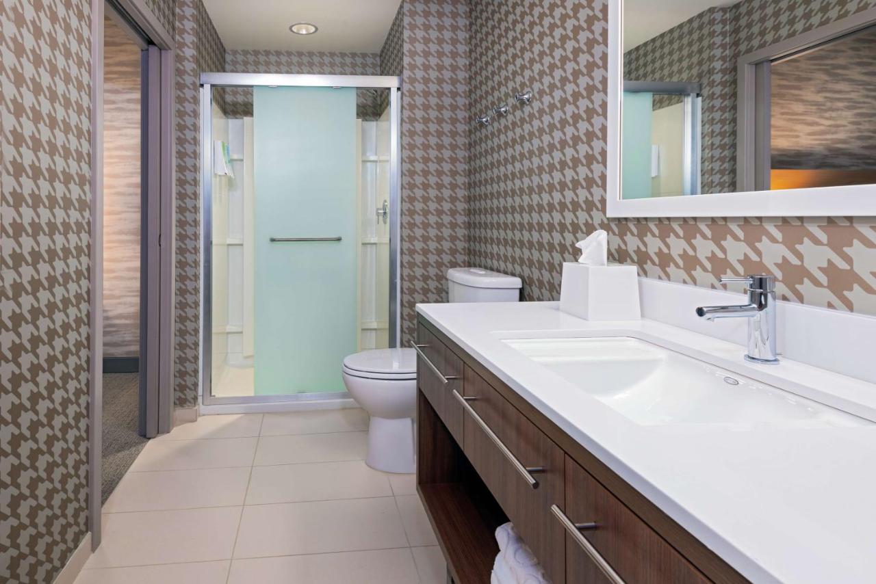 One-Bedroom King Suite - Non-Smoking at Home2 Suites by Hilton Orlando Near Universal