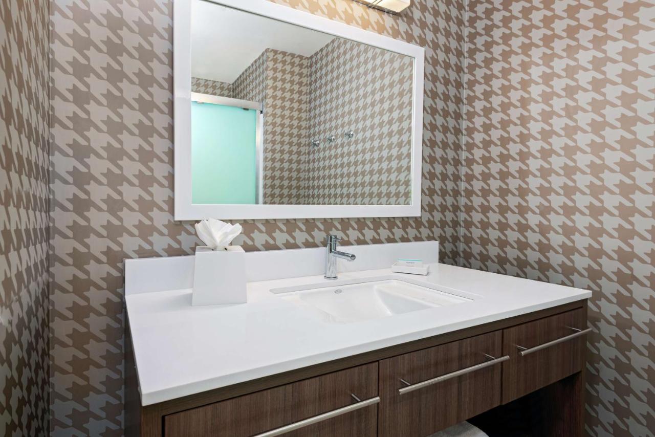 King Studio Suite - Hearing Accessible/Non-Smoking at Home2 Suites by Hilton Orlando Near Universal