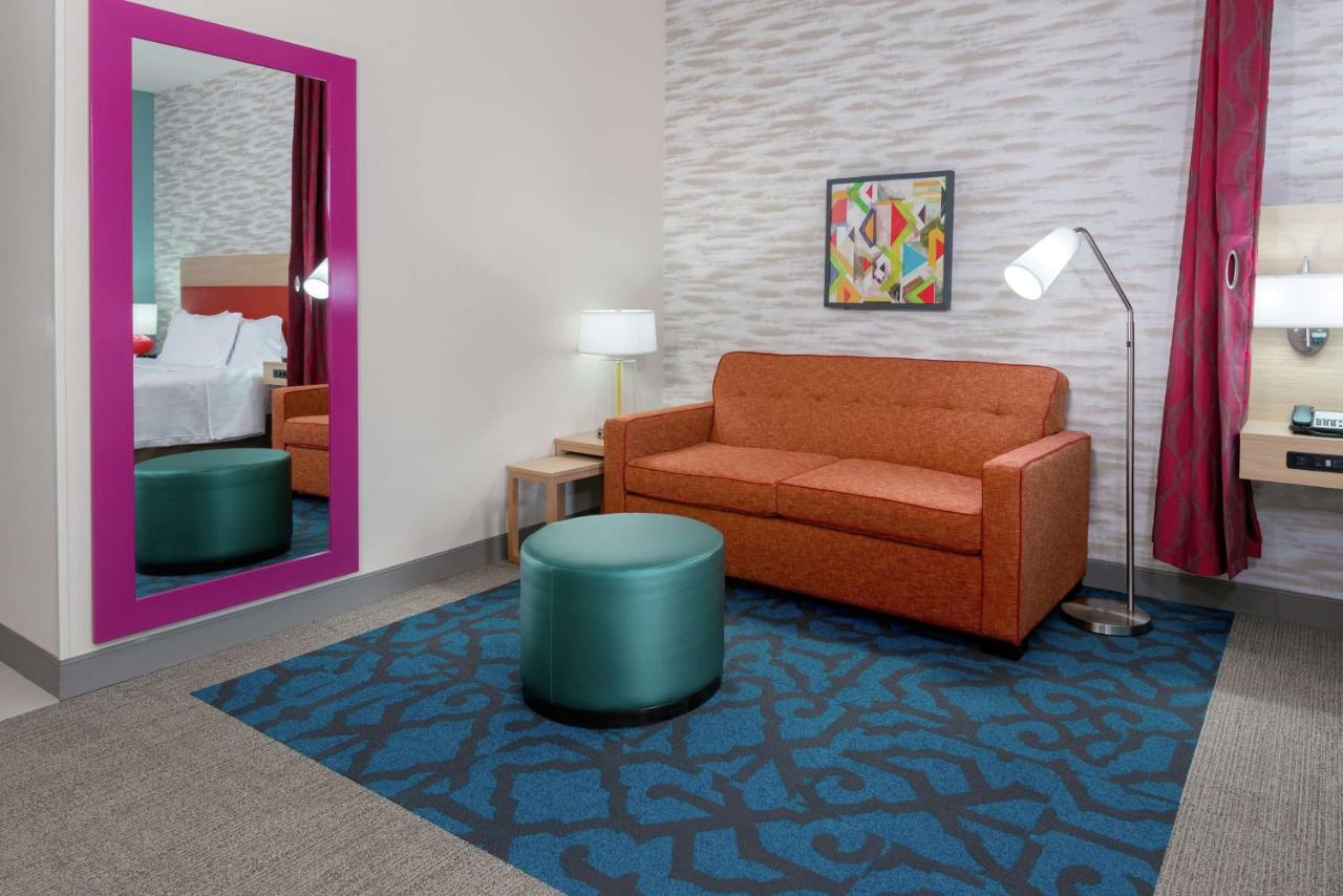 King Suite - Mobility Accessible/Non-Smoking at Home2 Suites by Hilton Orlando Near Universal