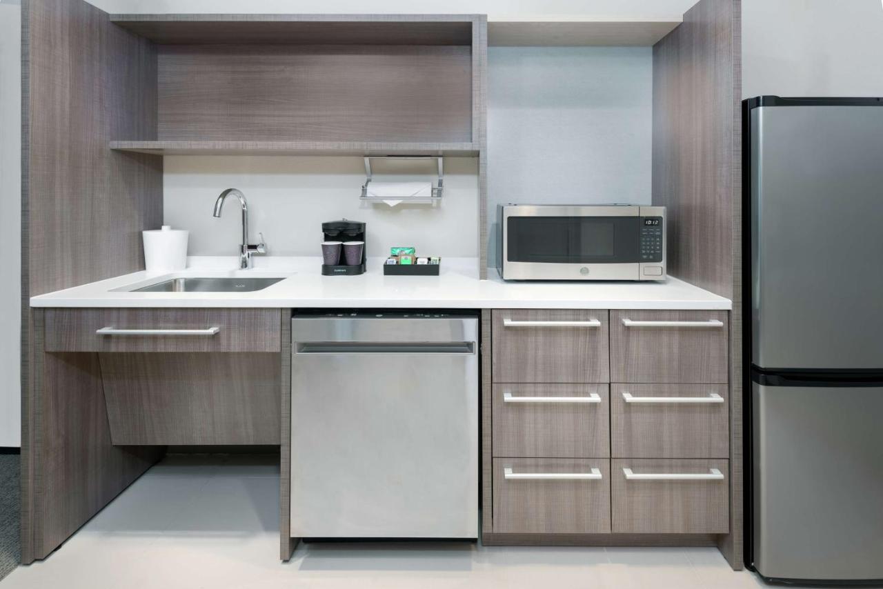 King Suite - Mobility Accessible/Non-Smoking at Home2 Suites by Hilton Orlando Near Universal