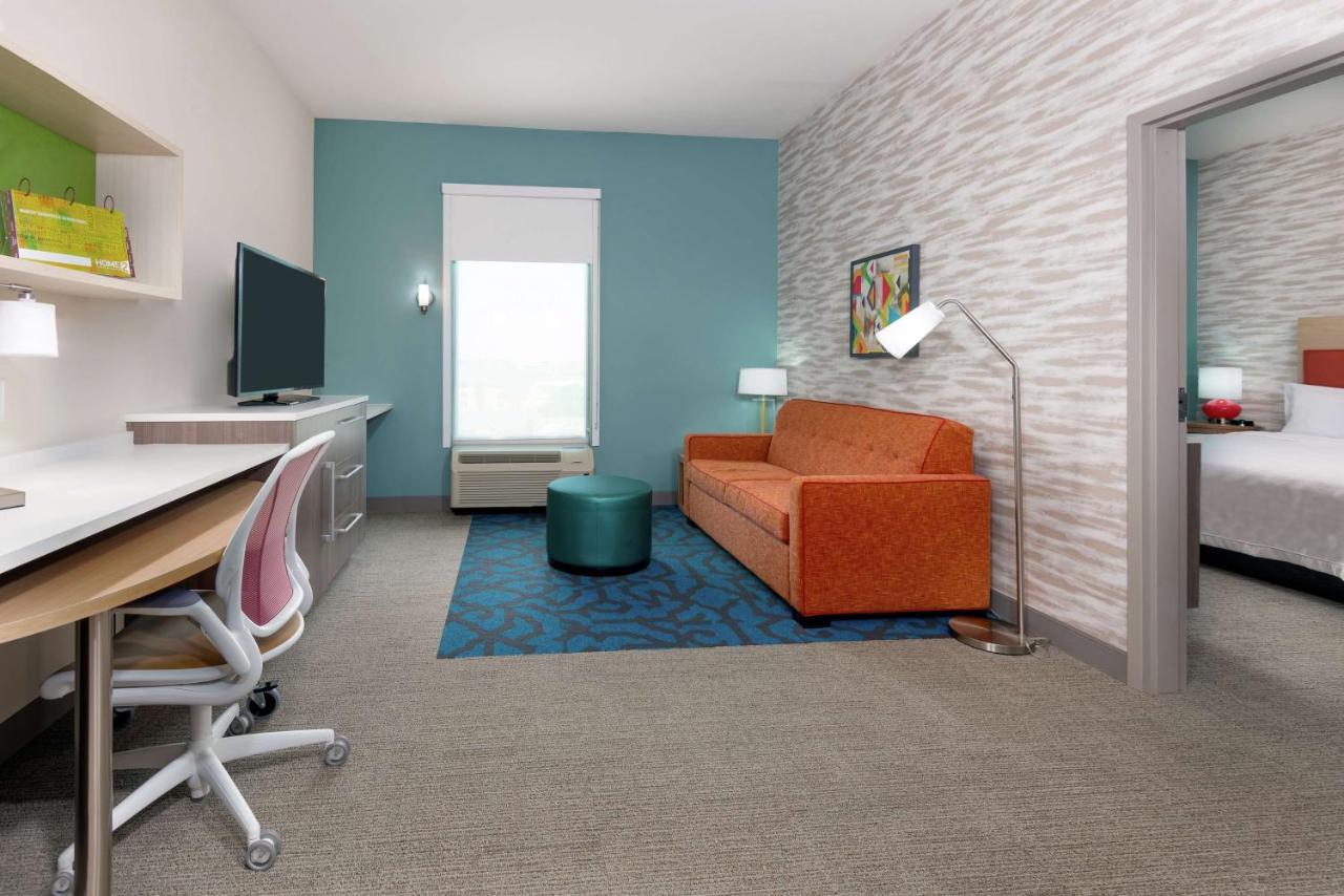 One-Bedroom King Suite - Non-Smoking at Home2 Suites by Hilton Orlando Near Universal