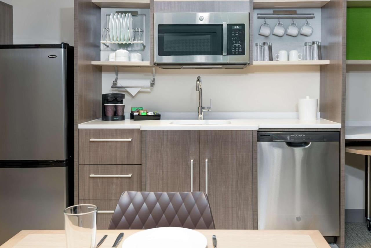 One-Bedroom King Suite - Non-Smoking at Home2 Suites by Hilton Orlando Near Universal