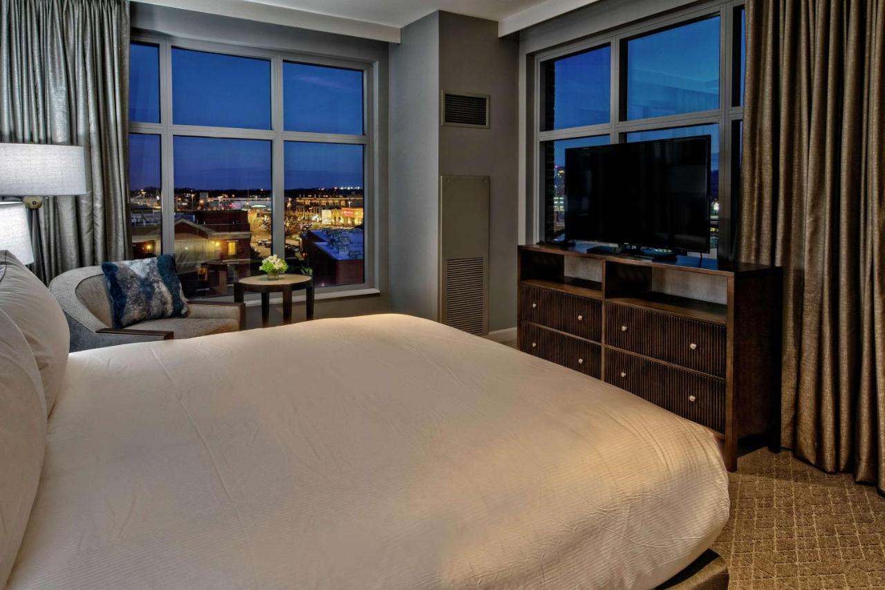 King Corner Room at Hilton Nashville Green Hills