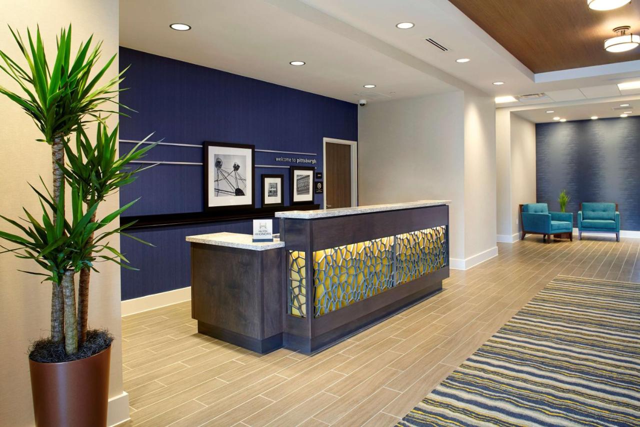 | Hampton Inn & Suites Pittsburgh Airport South/Settlers Ridge