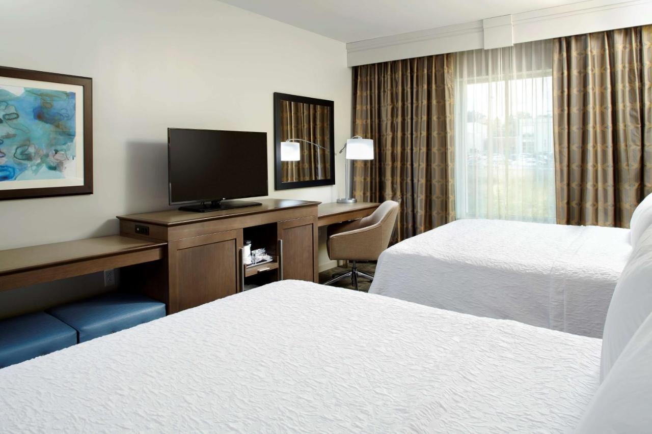 | Hampton Inn & Suites Pittsburgh Airport South/Settlers Ridge