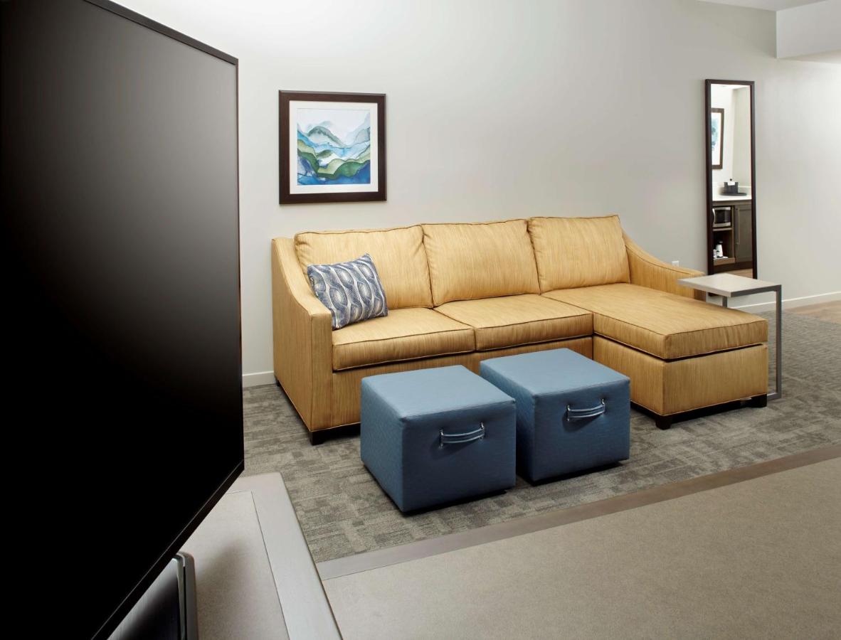 | Hampton Inn & Suites Pittsburgh Airport South/Settlers Ridge