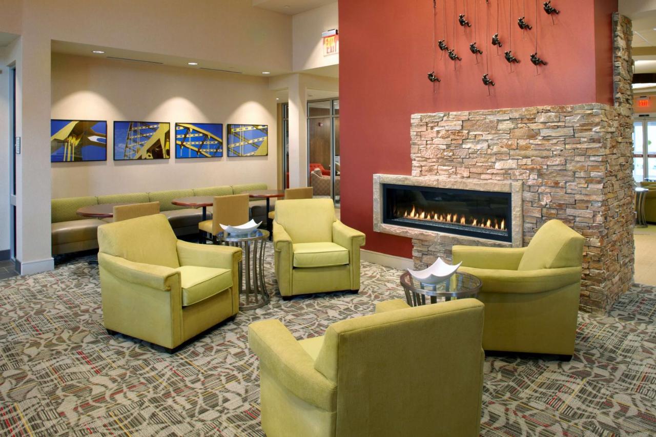 | Homewood Suites by Hilton Pittsburgh Airport/Robinson Mall Area