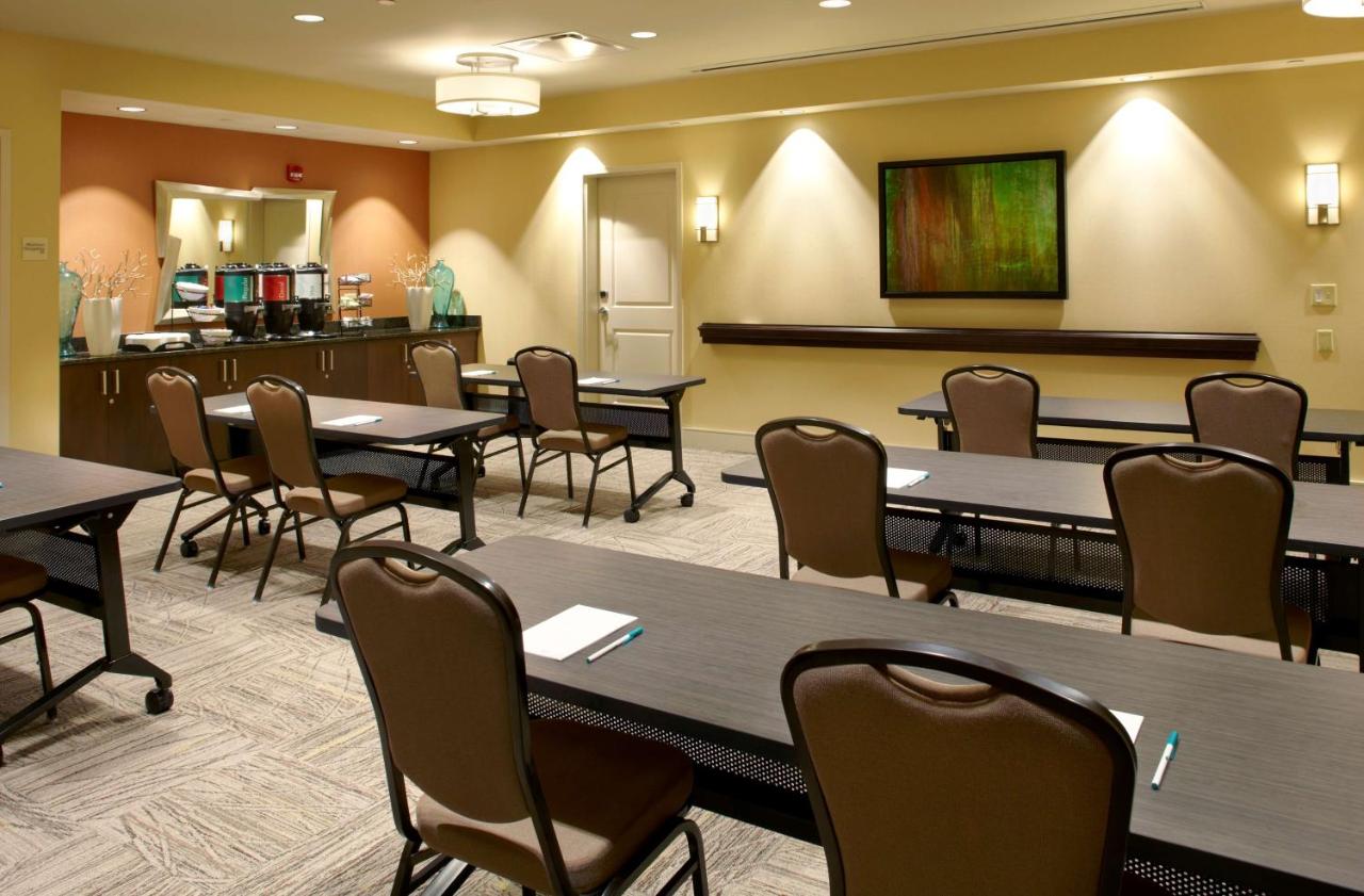 | Homewood Suites by Hilton Pittsburgh Airport/Robinson Mall Area
