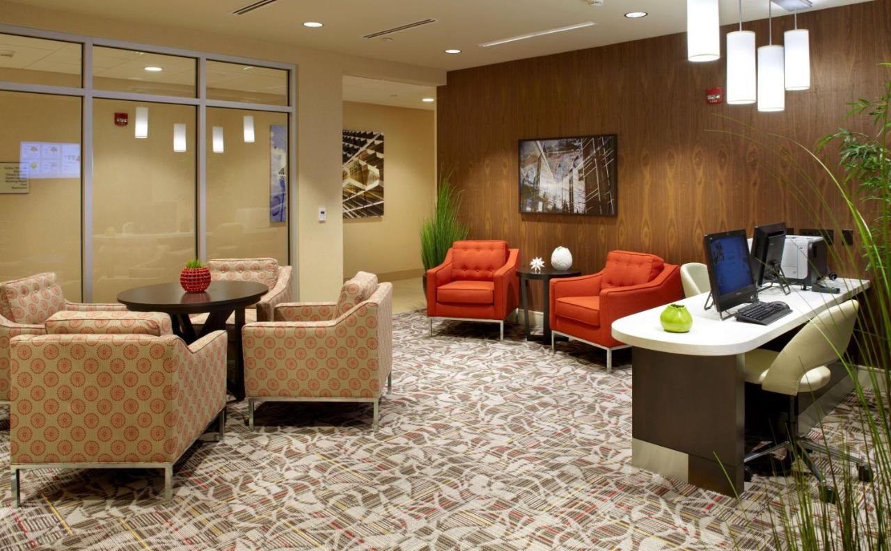 | Homewood Suites by Hilton Pittsburgh Airport/Robinson Mall Area