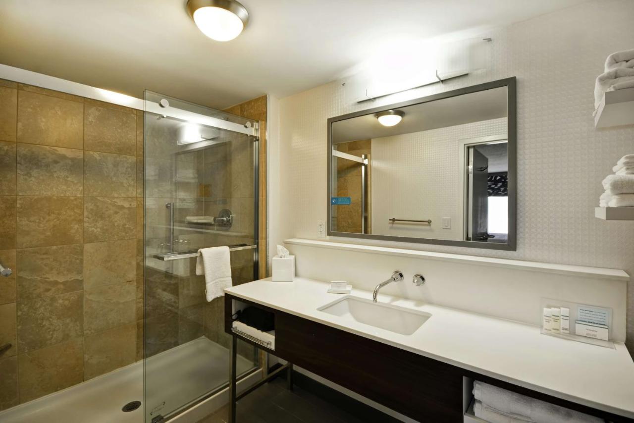 King Room - Non-Smoking at Hampton Inn & Suites Columbus-Easton Area