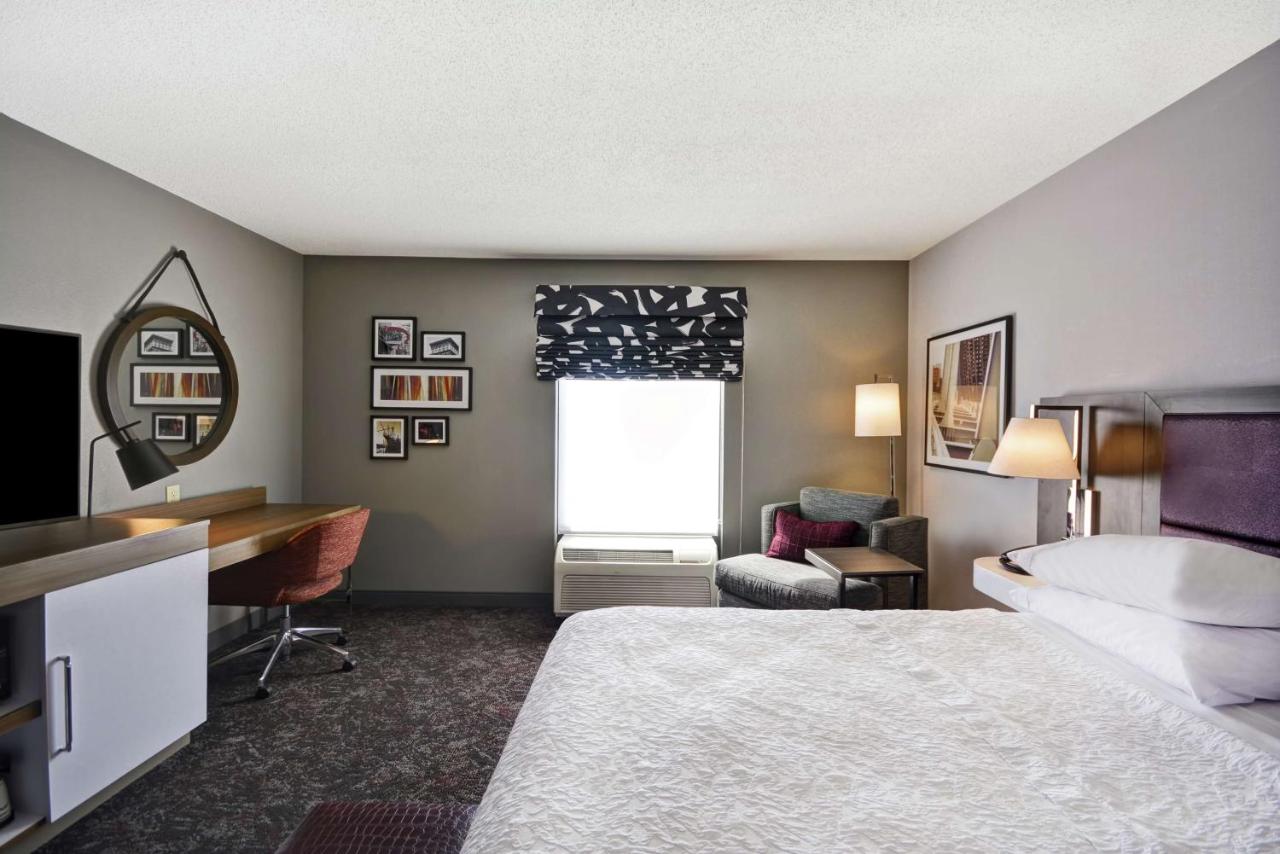 King Room - Non-Smoking at Hampton Inn & Suites Columbus-Easton Area