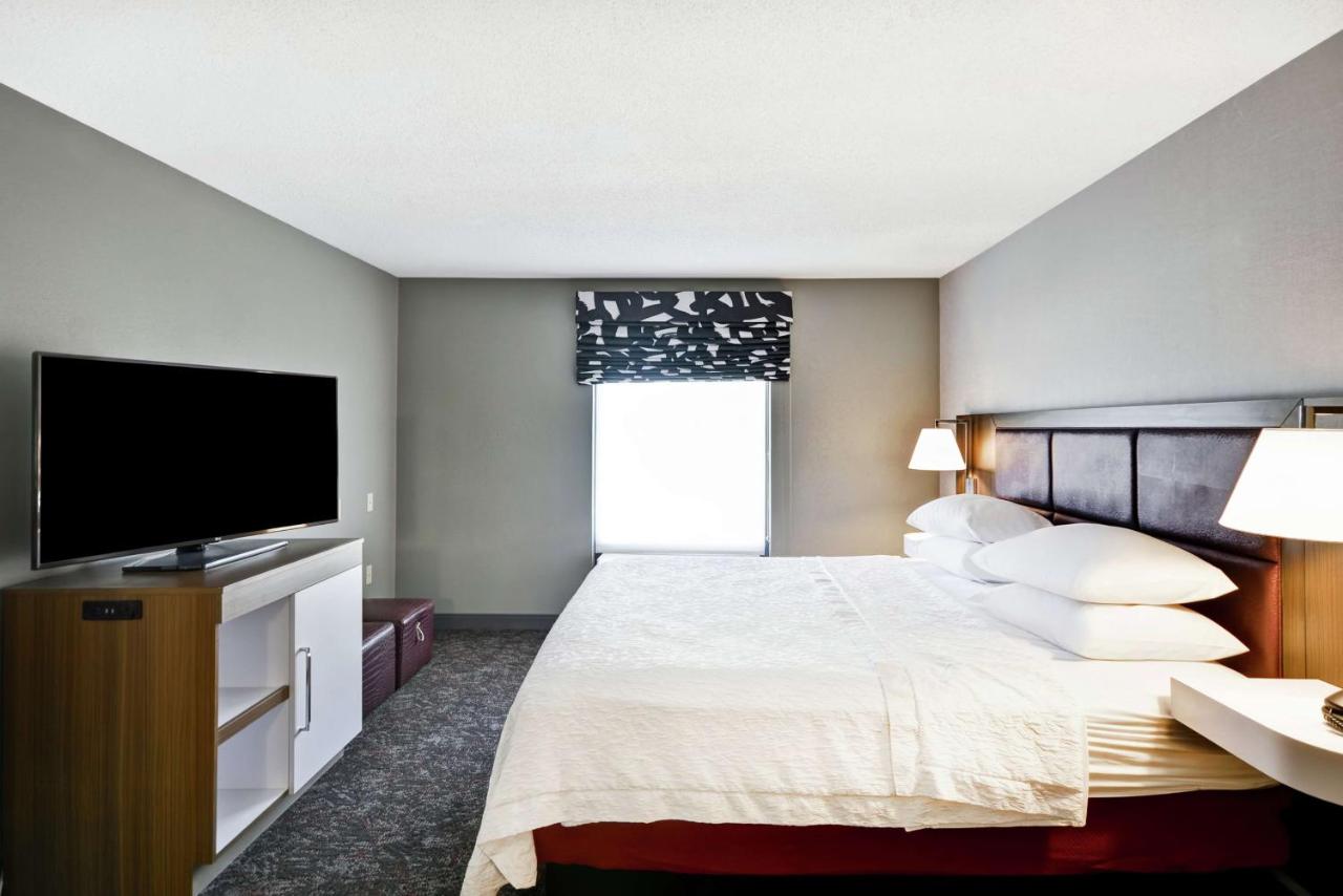 King Room - Non-Smoking at Hampton Inn & Suites Columbus-Easton Area