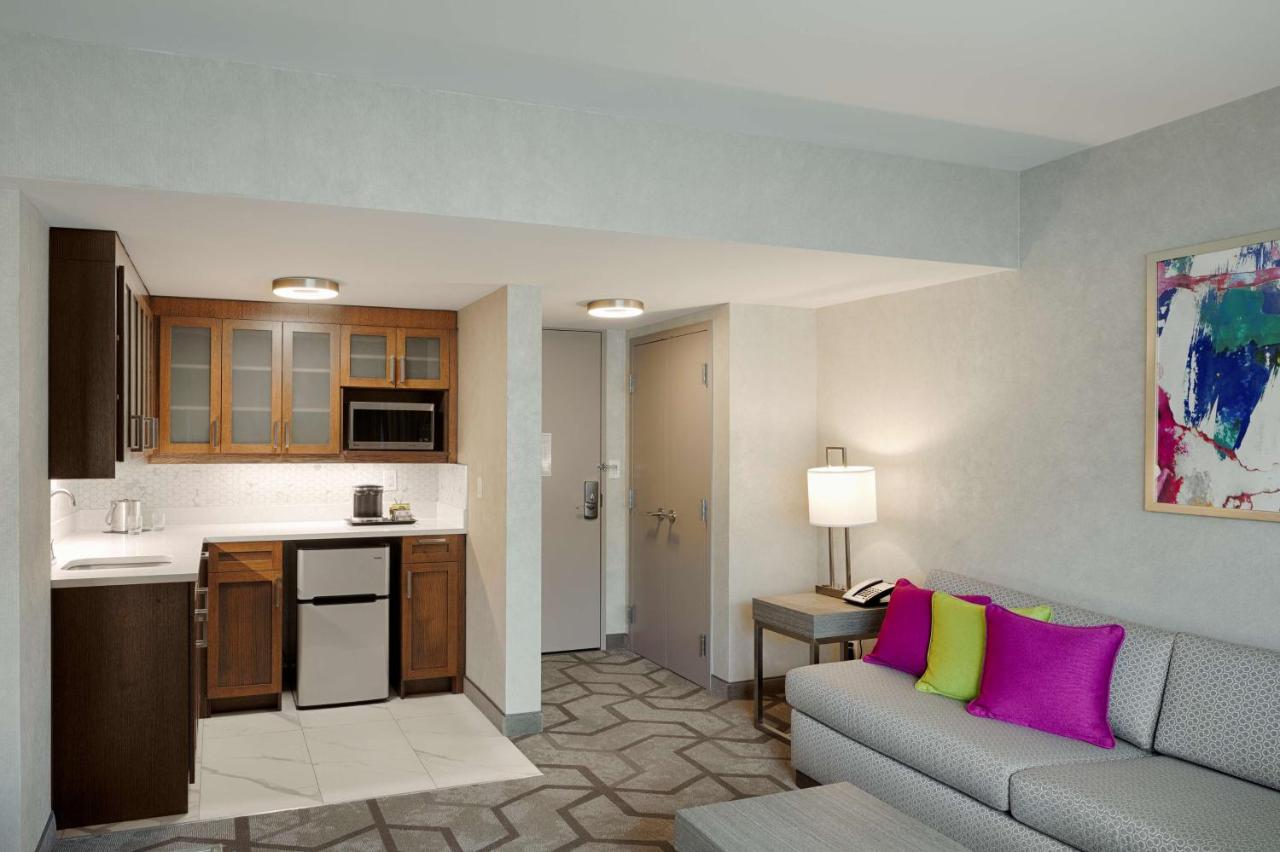 Premium Two-Bedroom King Suite at The Kingsley Bloomfield Hills - a DoubleTree by Hilton