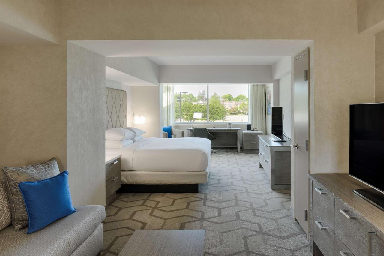 Standard King Suite at The Kingsley Bloomfield Hills - a DoubleTree by Hilton