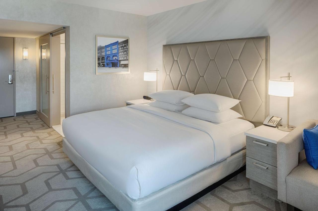 King Room with Balcony at The Kingsley Bloomfield Hills - a DoubleTree by Hilton
