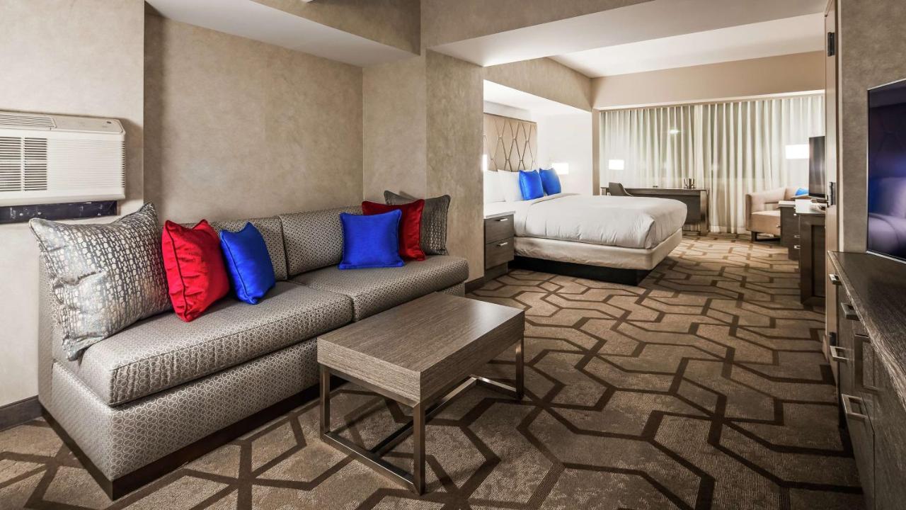 Standard King Suite at The Kingsley Bloomfield Hills - a DoubleTree by Hilton