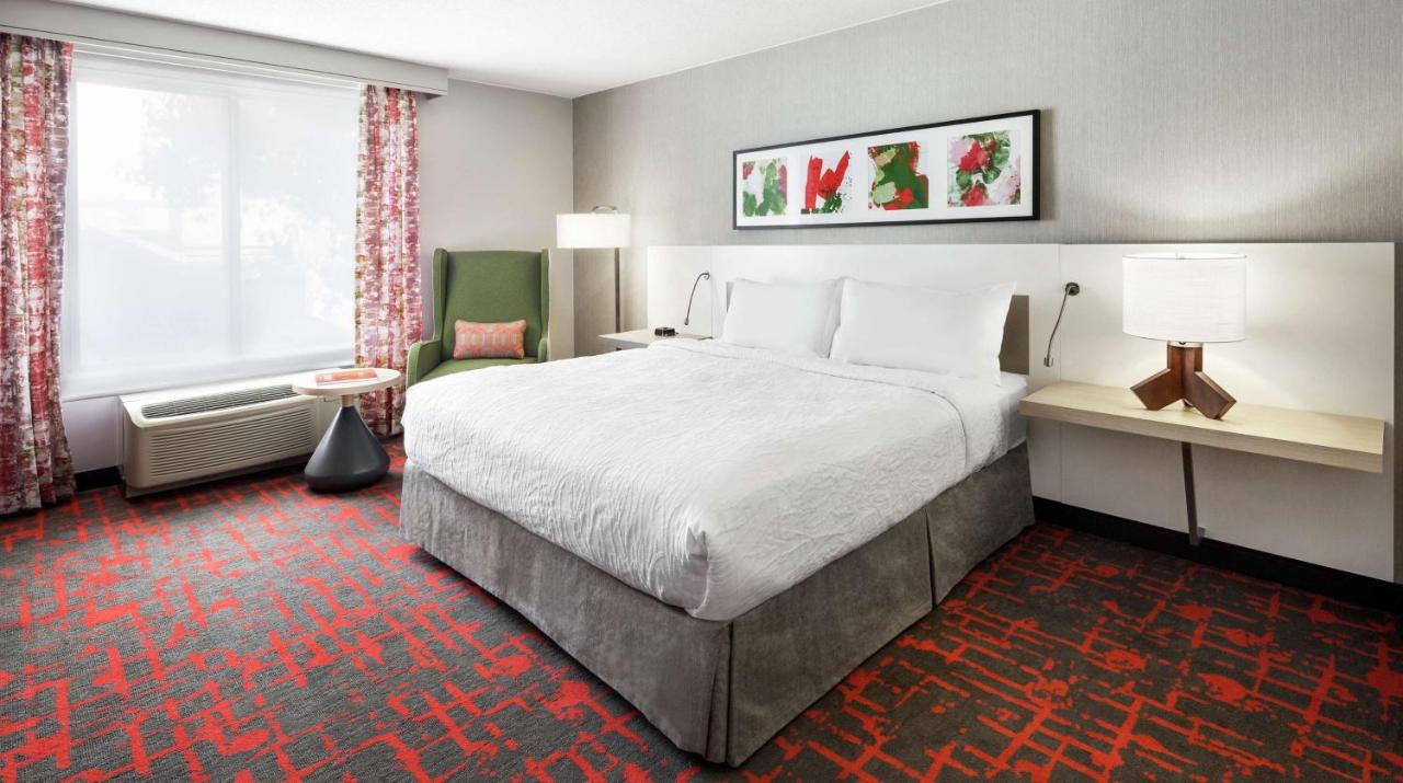 King Room with Roll-In Shower - Disability Access at Hilton Garden Inn Albuquerque North/Rio Rancho