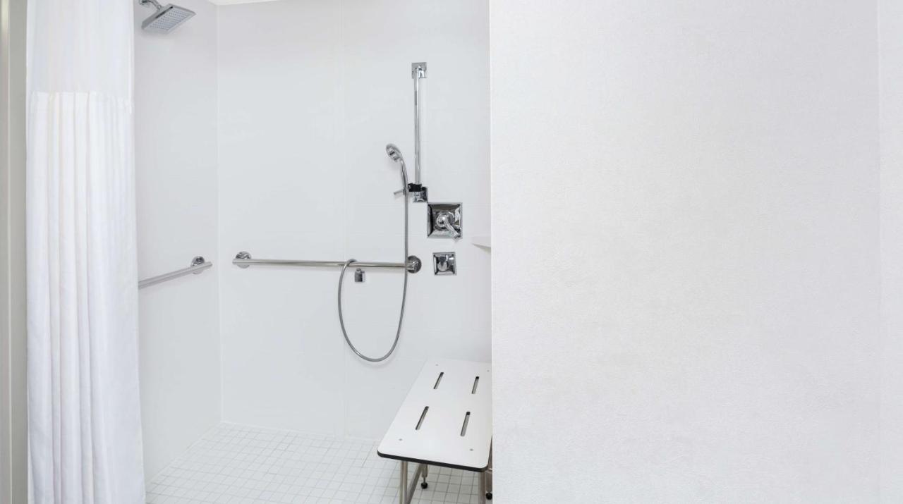 King Room with Roll-In Shower - Disability Access at Hilton Garden Inn Albuquerque North/Rio Rancho