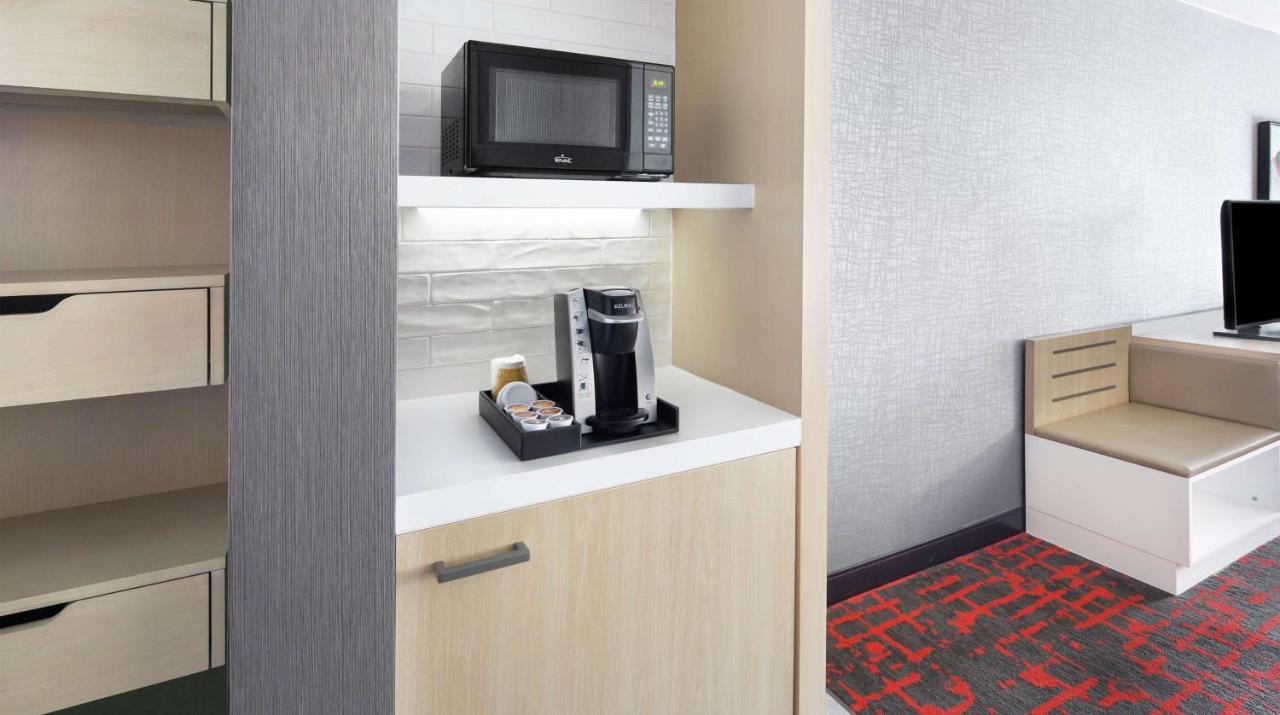 King Room with Roll-In Shower - Disability Access at Hilton Garden Inn Albuquerque North/Rio Rancho