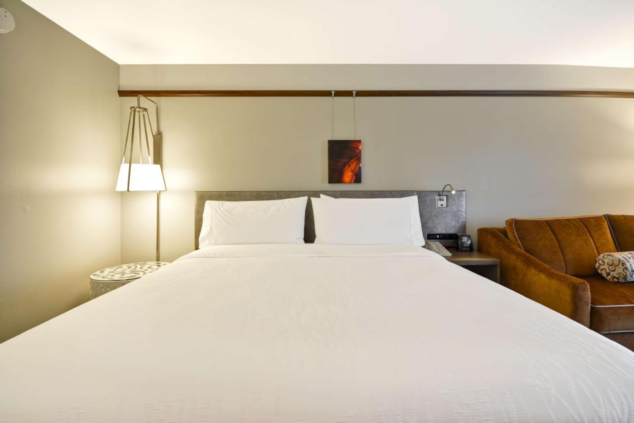 King Room - Disability Access/Roll in Shower at Hilton Garden Inn Austin/Round Rock