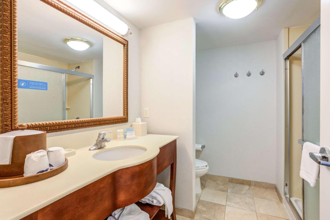 | Hampton Inn & Suites Westford-Chelmsford