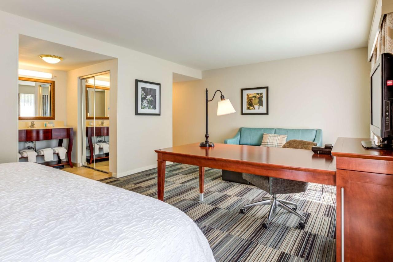 | Hampton Inn & Suites Westford-Chelmsford