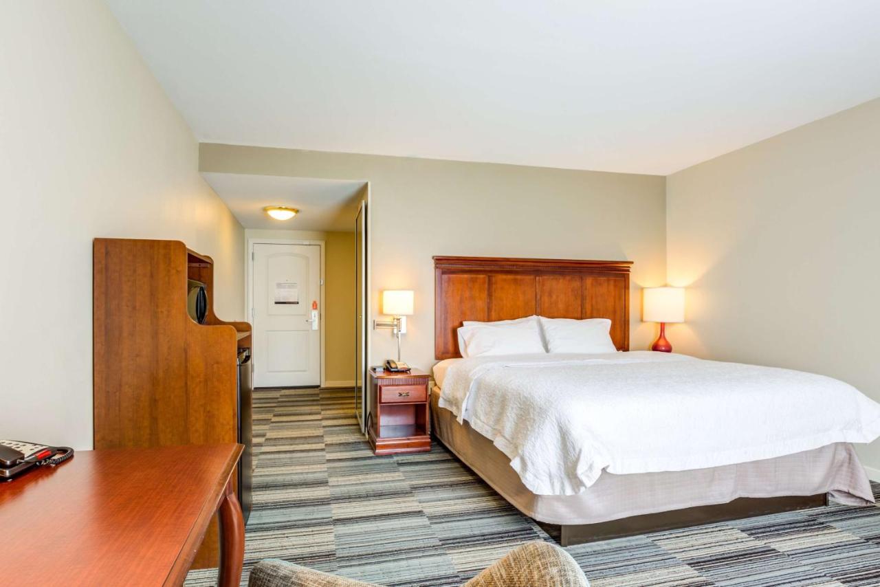 | Hampton Inn & Suites Westford-Chelmsford
