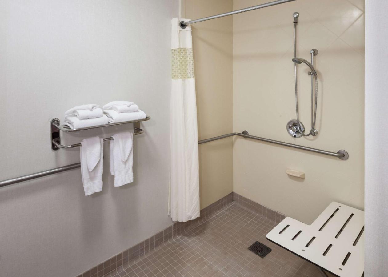 | Hampton Inn & Suites Westford-Chelmsford