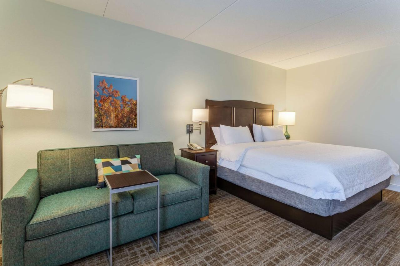 King Study with Sofa Bed - Non-Smoking at Hampton Inn Boston/Peabody