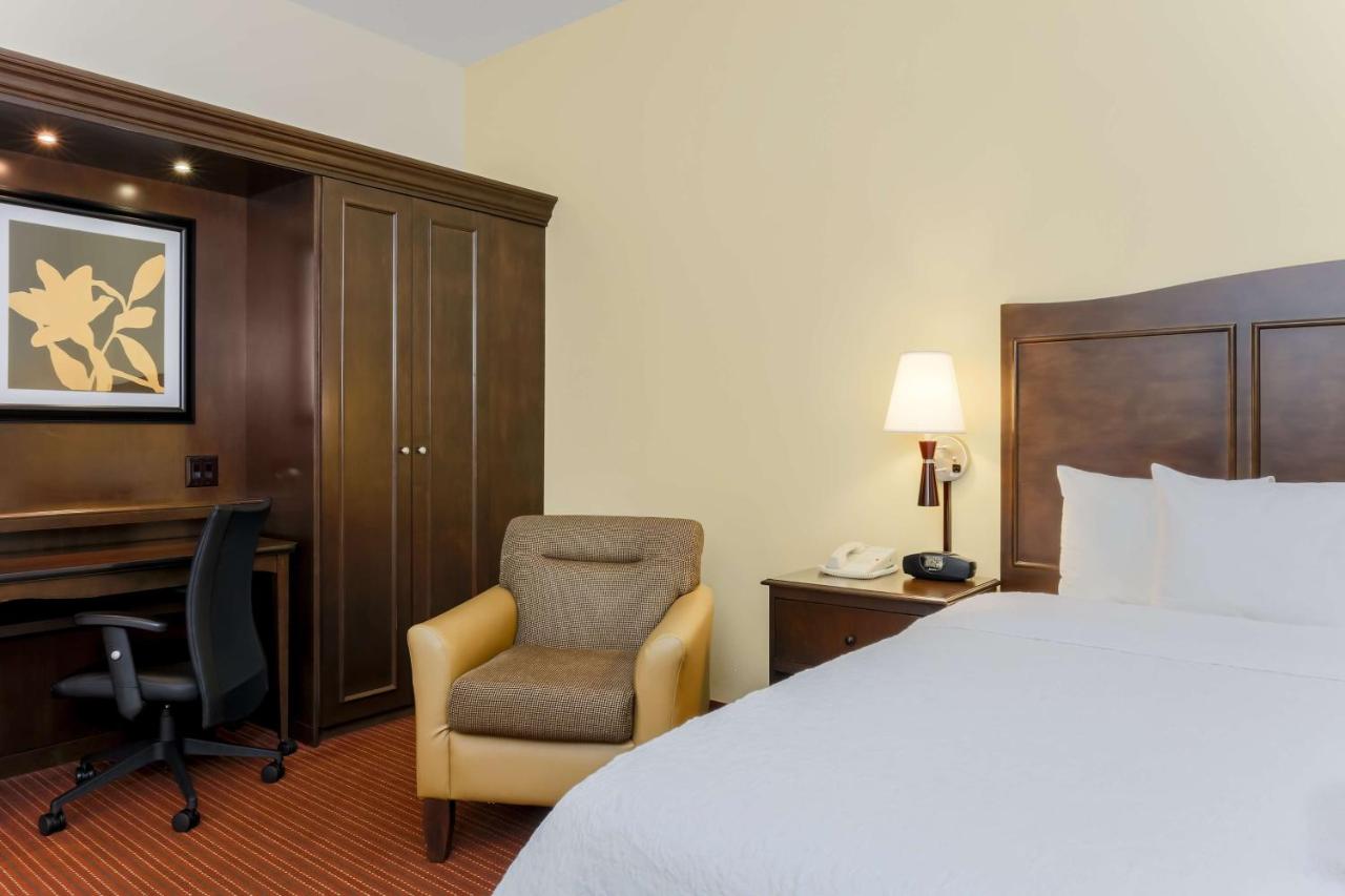 King Room - Non-Smoking at Hampton Inn Champaign/Urbana