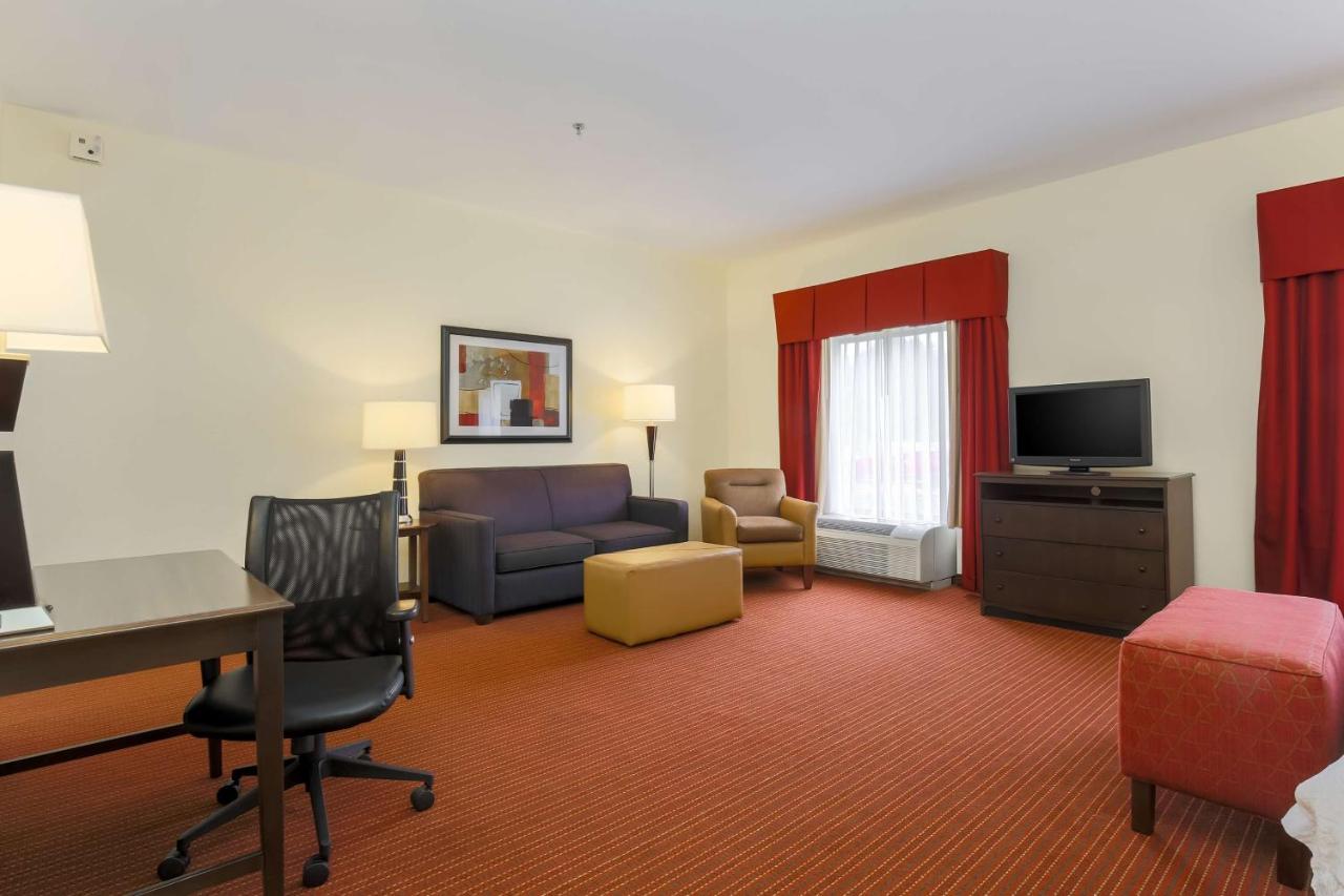 Deluxe King Room with Sofa Bed at Hampton Inn Champaign/Urbana