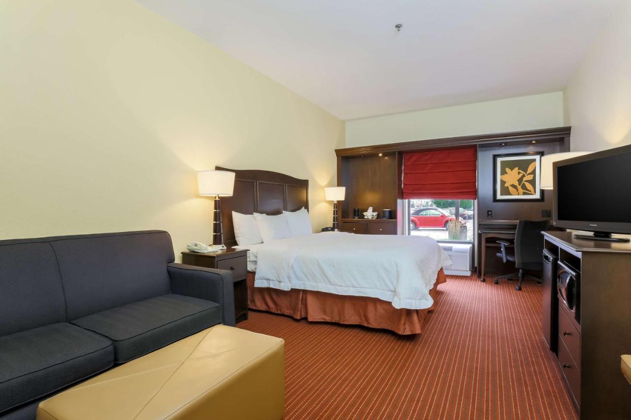 Deluxe King Room with Sofa Bed at Hampton Inn Champaign/Urbana
