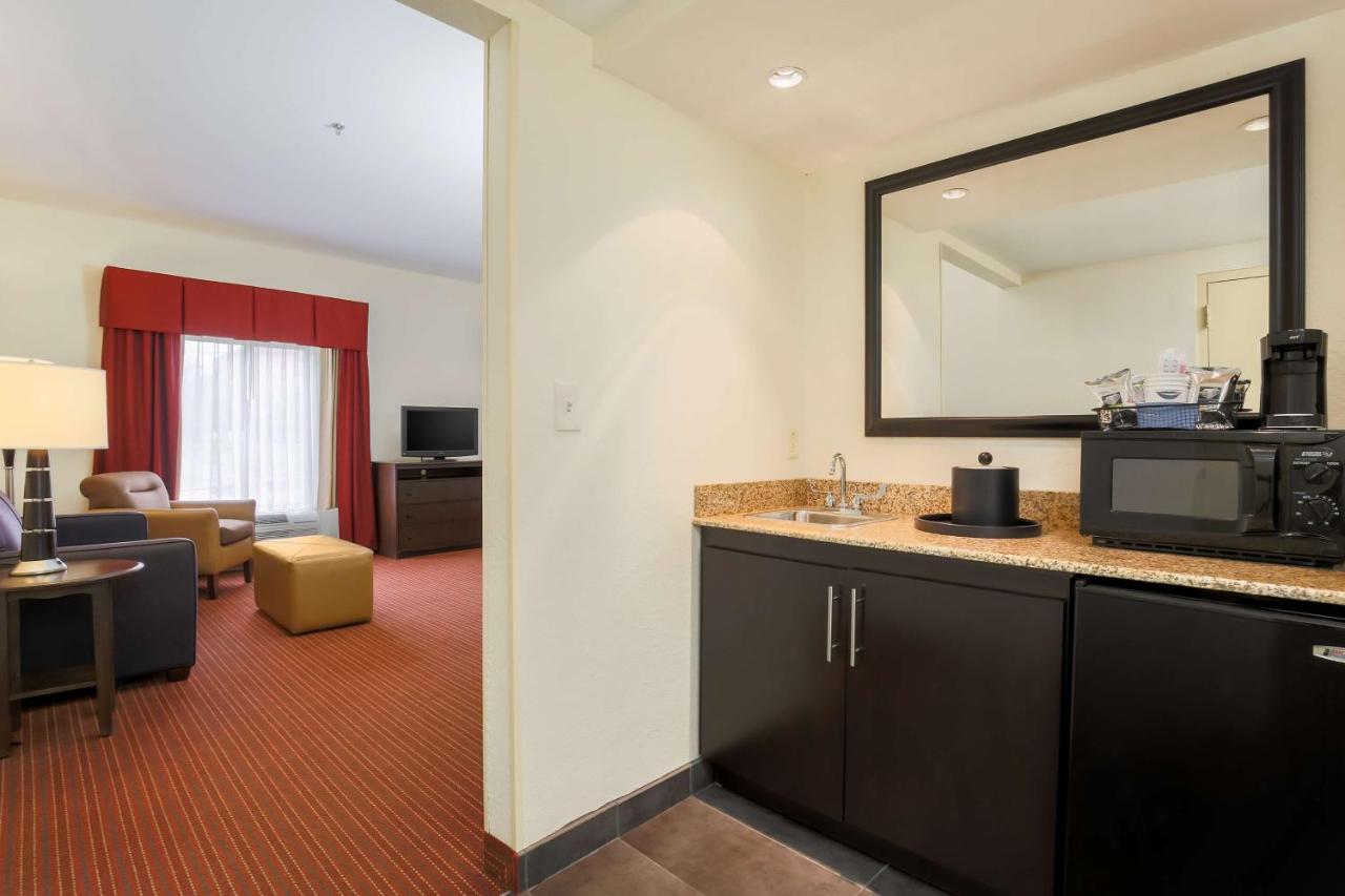 Deluxe King Room with Sofa Bed at Hampton Inn Champaign/Urbana