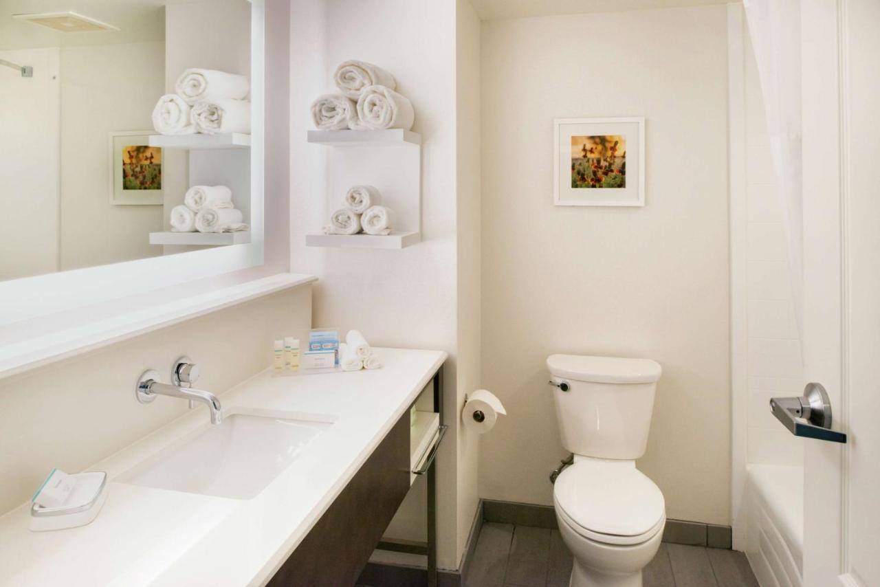 Queen Room - Non-Smoking at Hampton Inn & Suites Legacy Park-Frisco