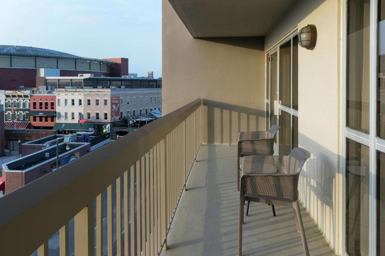 King Suite with Sofa bed and Balcony - Park View at Hampton Inn & Suites Memphis-Beale Street