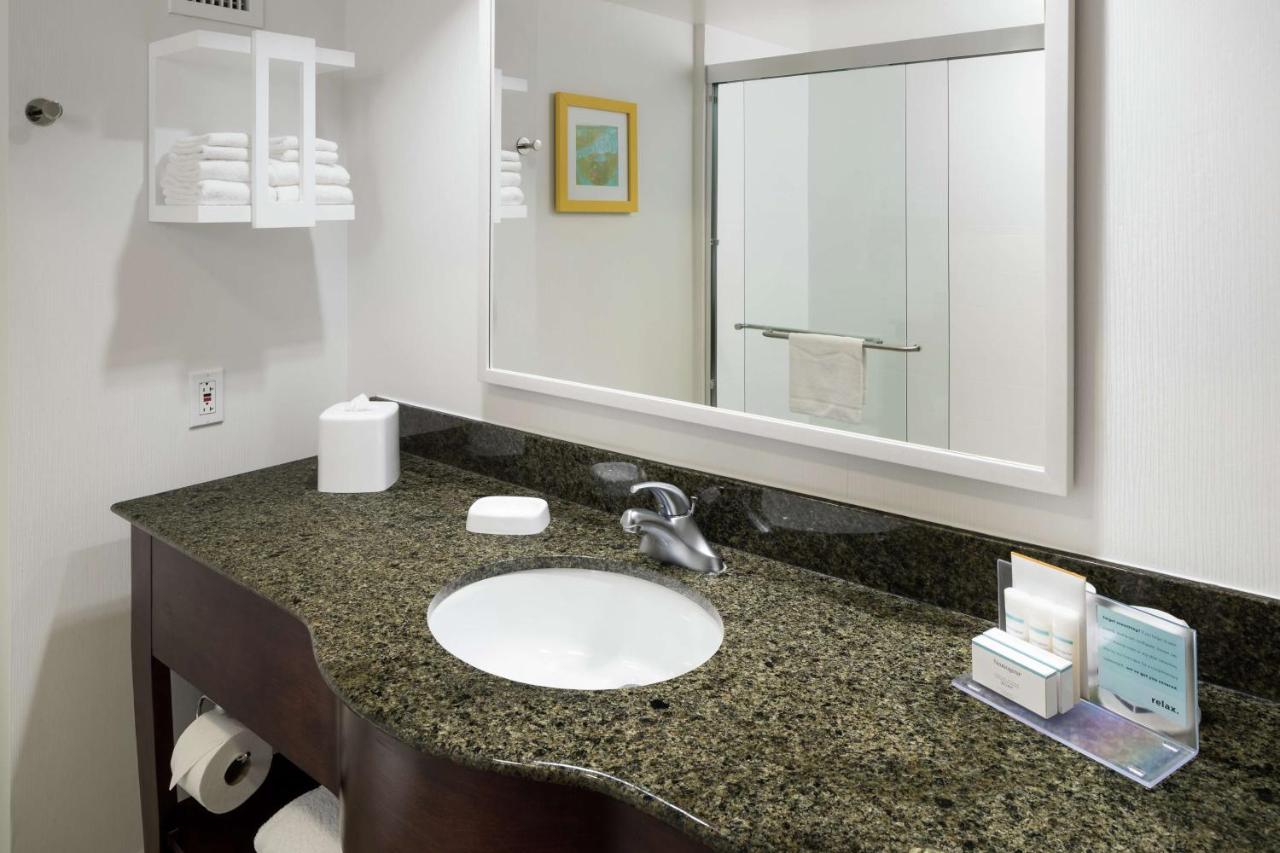 King Room with Sofa bed and Bath Tub - Disability Access at Hampton Inn & Suites Memphis-Beale Street