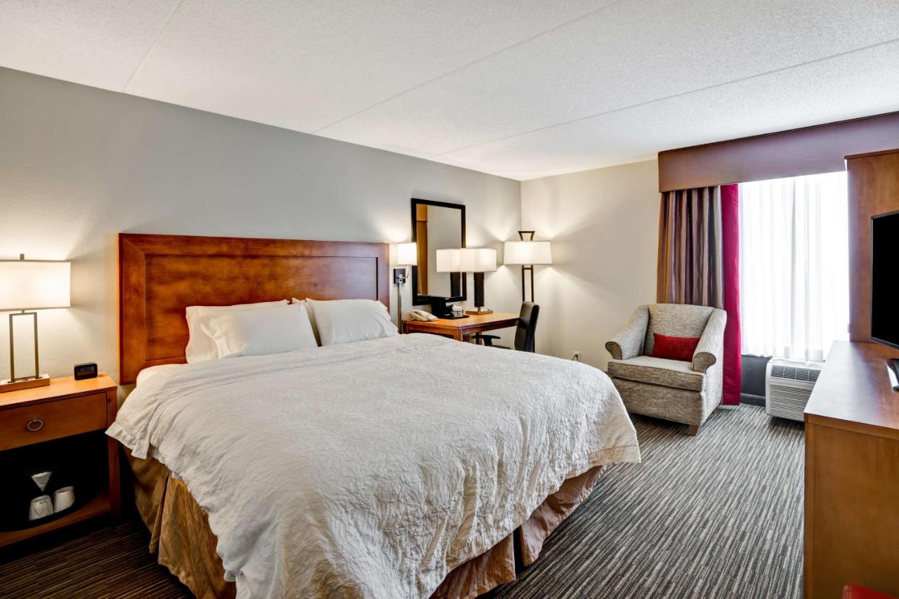 King Room - Non-Smoking at Hampton Inn Norfolk-Naval Base