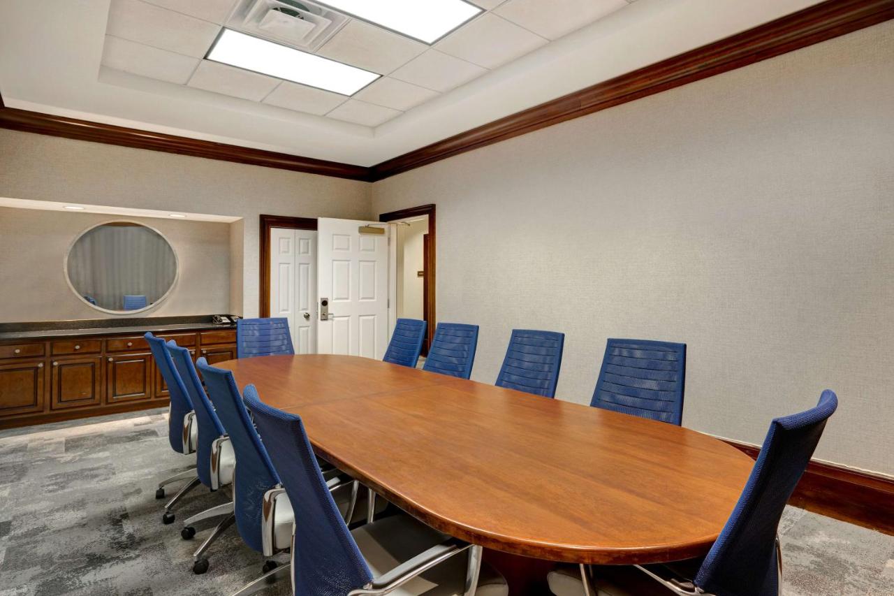| Homewood Suites by Hilton Washington, D.C. Downtown