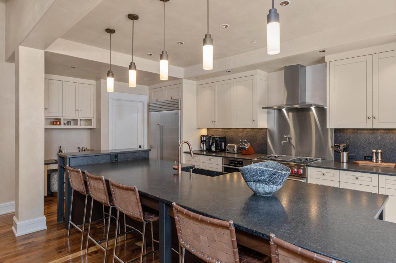 Three-Bedroom Apartment - Element 52 Central 302 at Element 52, Auberge Collection