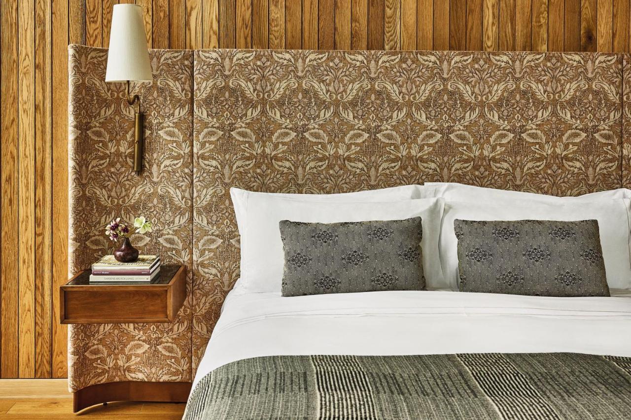 Grand King, Guest room, 1 King at Austin Proper Hotel, a Member of Design Hotels