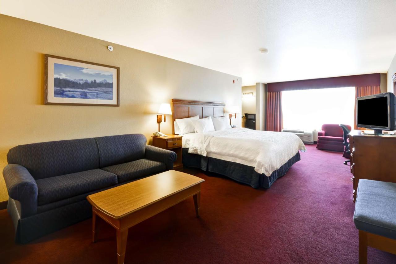 King Room with Hot Tub - Non-Smoking at Hampton Inn Bozeman