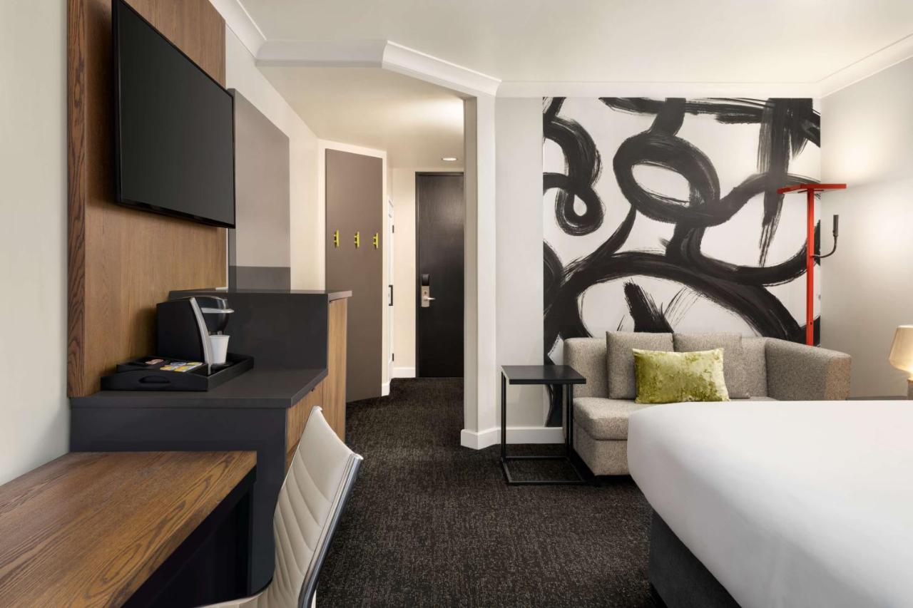 King Room with Roll-In Shower and Skyline View - Mobility/Hearing Access at Hilton Motif Seattle