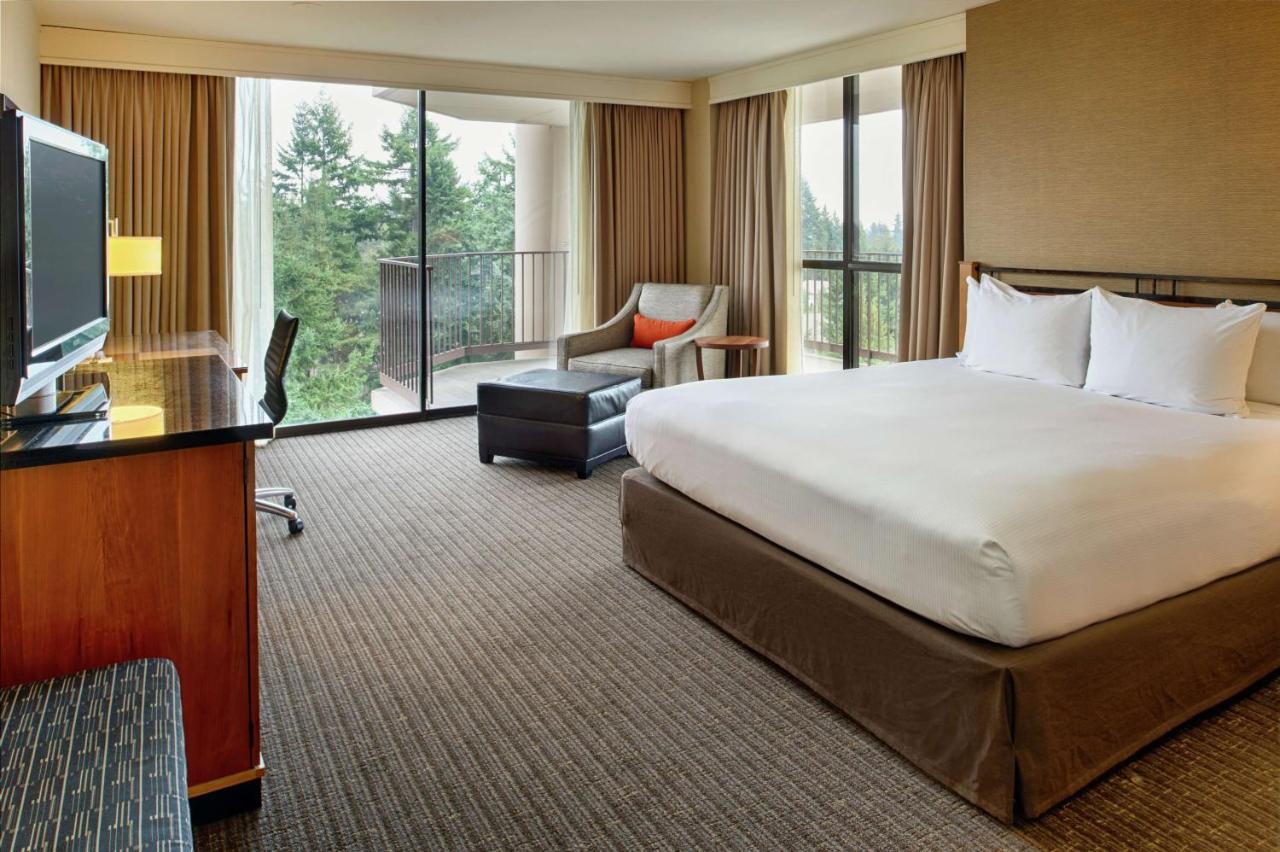Executive King Room with Balcony at DoubleTree by Hilton Seattle Airport