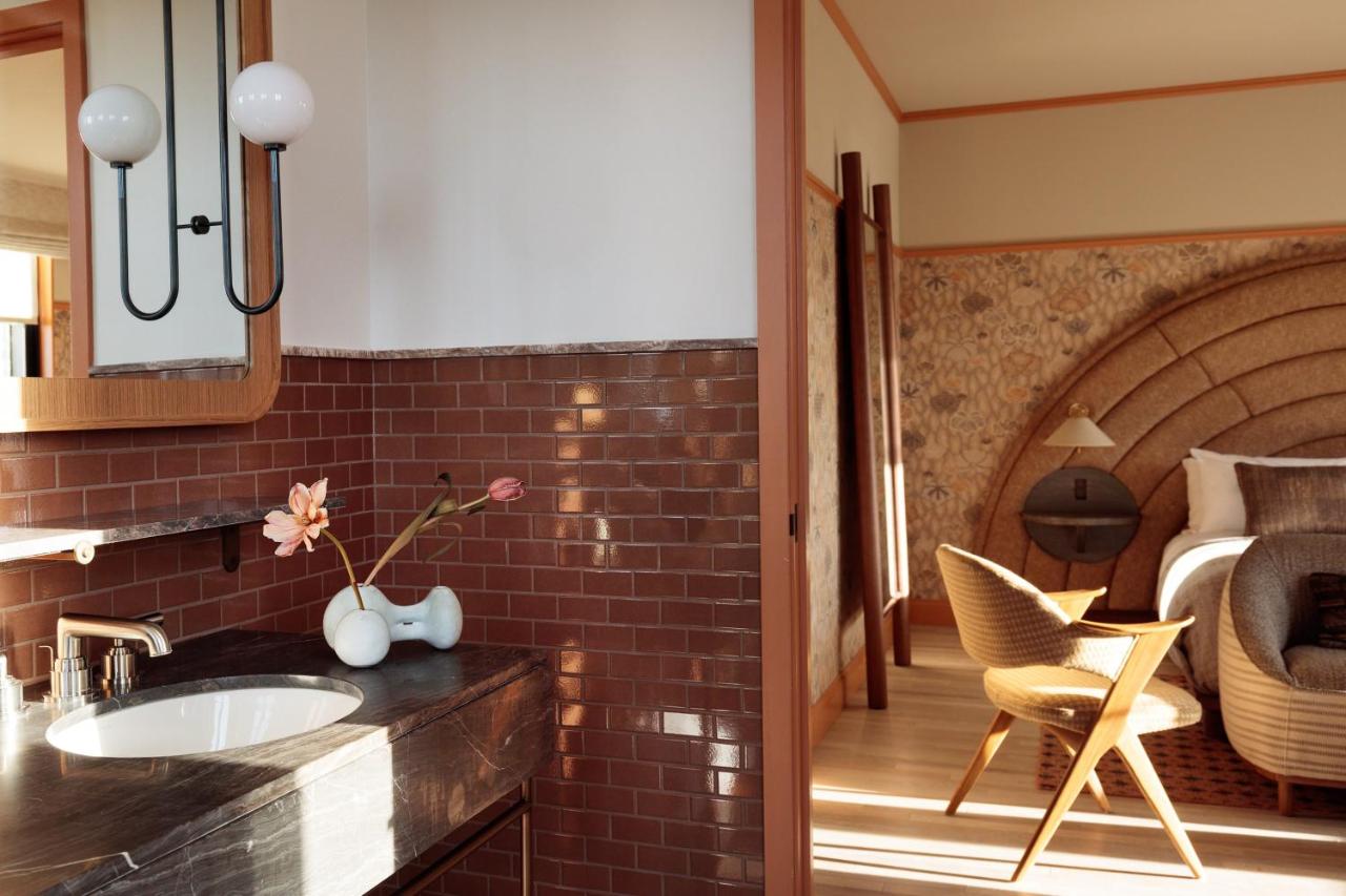 | Santa Monica Proper Hotel, a Member of Design Hotels