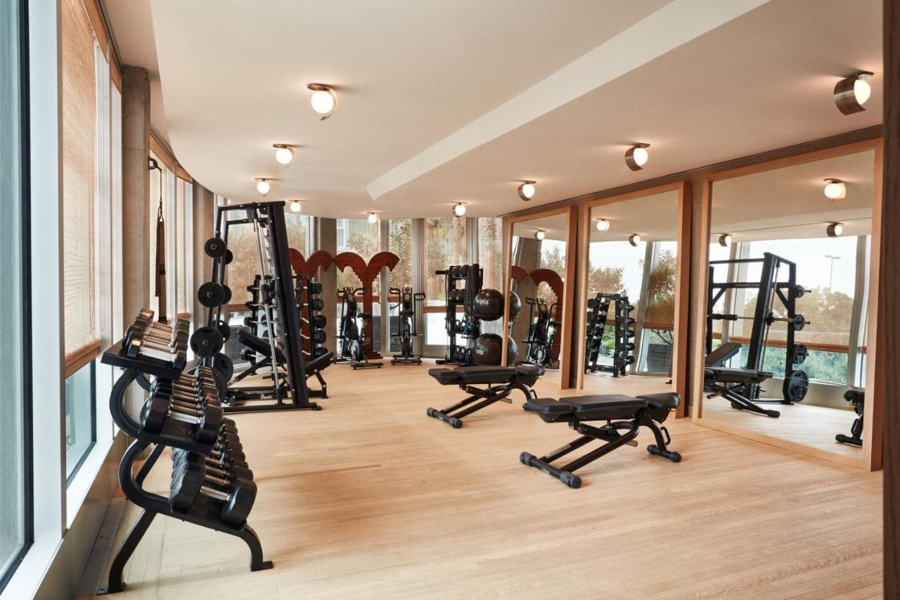 | Santa Monica Proper Hotel, a Member of Design Hotels