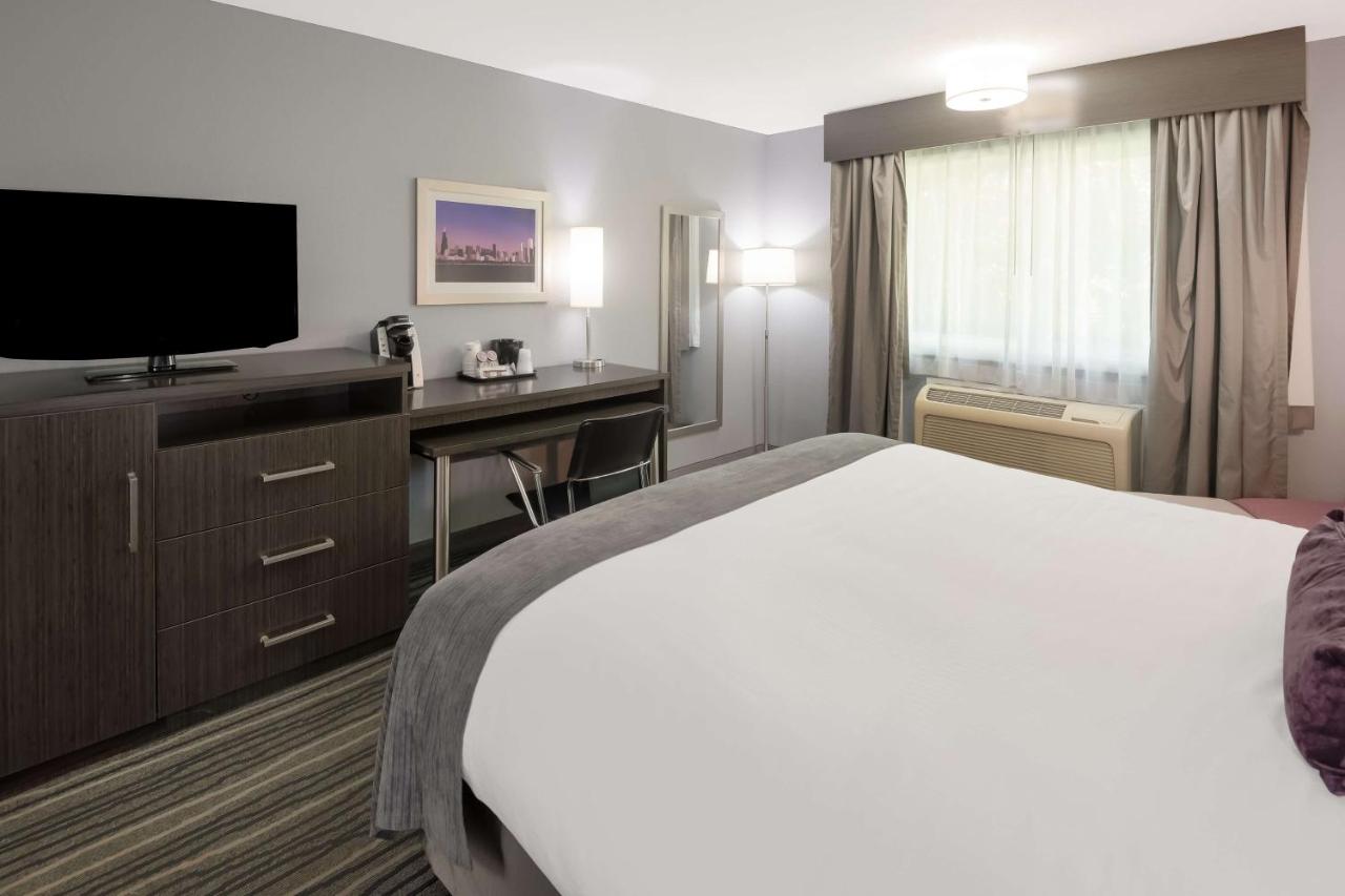 King Room - Non-Smoking at Best Western Riverside Inn