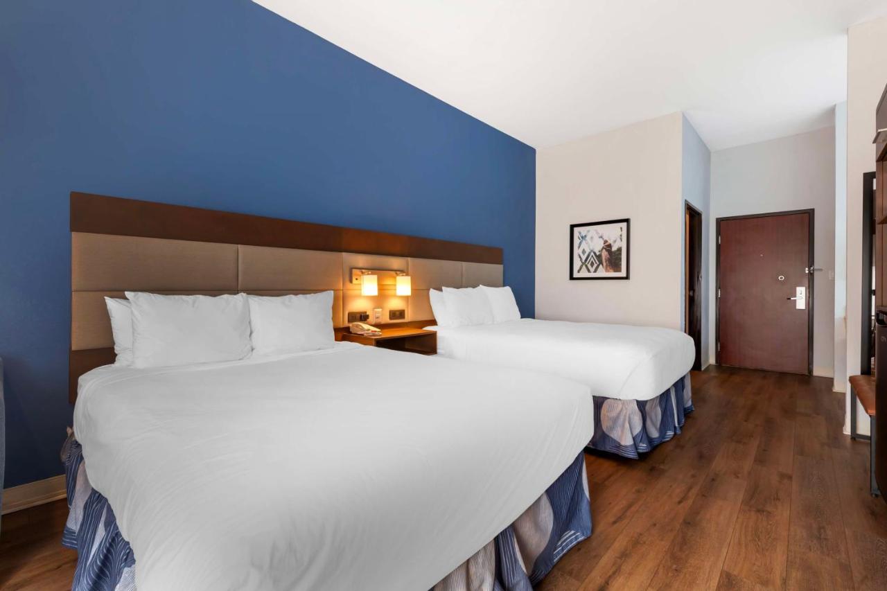 Queen Room with Two Queen Beds at Best Western Sycamore Inn