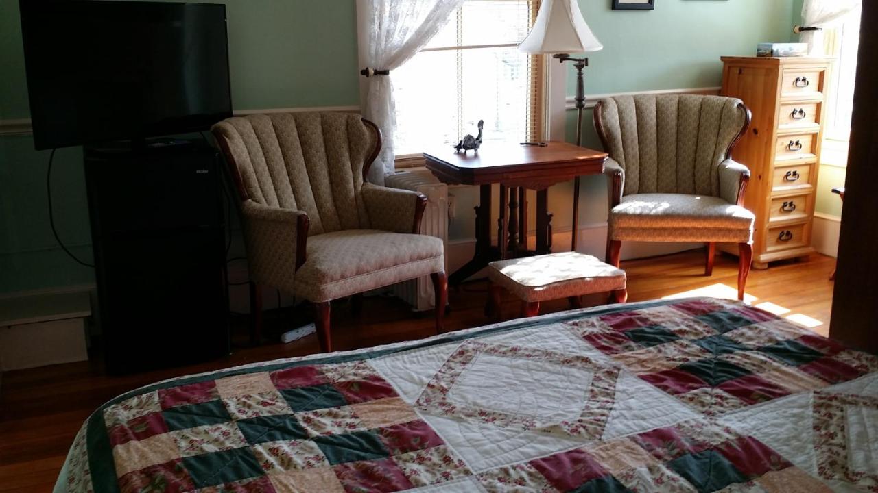  | Burbank Rose Inn Bed & Breakfast