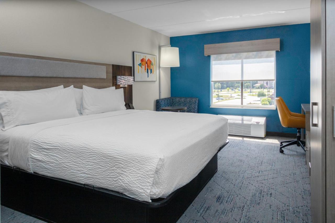 Standard King Room - Communications Mobility Accessible at Holiday Inn Express Rocky Mount Sports Center by IHG